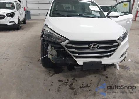 2018 Hyundai Tucson Sport z USA, uszkodzony, nr VIN KM8J3CAL6JU746612
